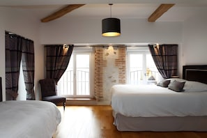 Room - Holiday Home 'Gîte De La Crayère' with Private Terrace, Private Garden and Wi-Fi (Blancs-Coteaux)