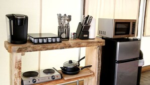Coffee/tea maker, fridge, microwave, stovetop - Zion National Park Tent Rentals for Luxury Camping, Utah (Orderville)