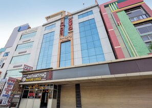 Exterior - Hotel Swarna Mayuri (Guntur)