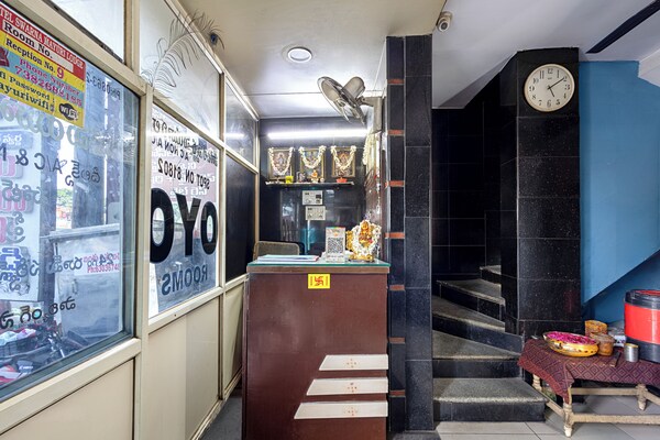 Hotel Swarna Mayuri - Guntur