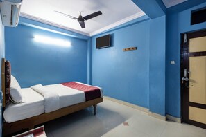 Suite | WiFi (free) - Hotel Swarna Mayuri (Guntur)