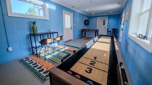 Games room - Waterfront River Cottage with Pool Dock Kayaks and Game Room in Hartfield Virginia (Topping)