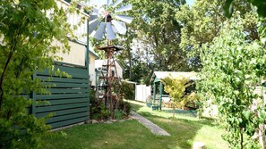 Property grounds - Wonderful Cabin with Fireplace in Daylesford, Victoria (Daylesford)