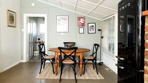Dining - Wonderful Cabin with Fireplace in Daylesford, Victoria (Daylesford)