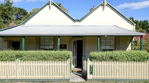 Wonderful Cabin with Fireplace in Daylesford, Victoria