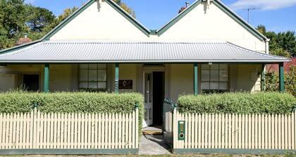 Wonderful Cabin with Fireplace in Daylesford, Victoria