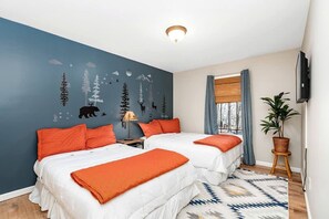 3 bedrooms, iron/ironing board, WiFi, bed sheets - Incredible Cabin with Beautiful Indoor and Outdoor Living Spaces in Virginia (Wintergreen)
