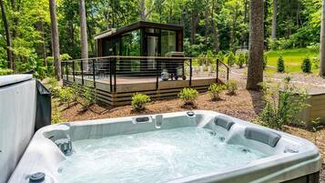 Bain à remous extérieur
