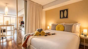 City-Apartment, Balkon, Seeblick | Kostenloses WLAN, Bettwäsche