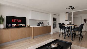 Luxury-Apartment, Balkon, Seeblick | Innenbereich