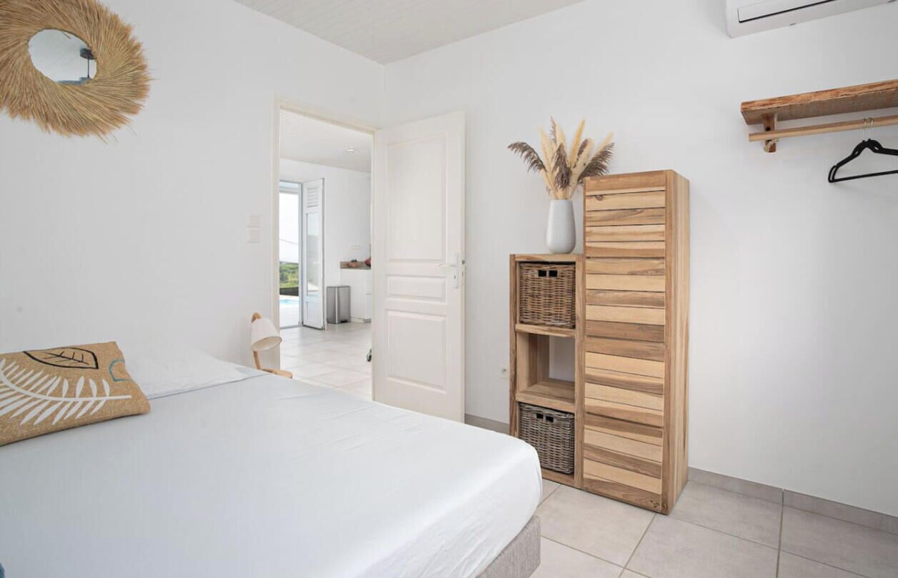 Desk, iron/ironing board, travel crib, WiFi