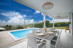 Outdoor dining - Villa Kaliemma - Tropical Villa in Martinique (Le Marin)