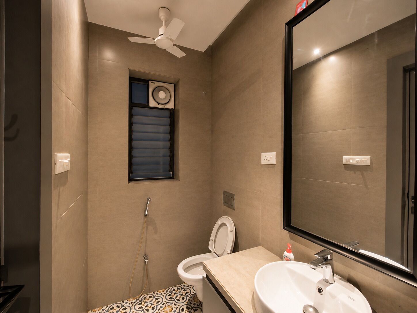 Suite Studio Deluxe, 1 grand lit, balcon, vue ville | Salle de bain
