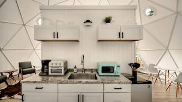 Coffee/tea maker, microwave