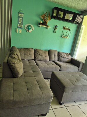 Living area - 3-bedroom apartment located in the heart of Aguadilla (Camaceyes)