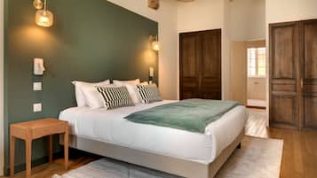 Deluxe Double Room, Garden View | Premium bedding, minibar, in-room safe, WiFi (free)