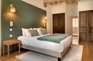 Deluxe Double Room, Garden View | Premium bedding, minibar, in-room safe, WiFi (free)