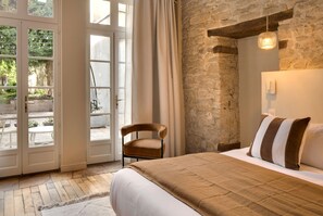 Habitación doble, vistas al jardín | Ropa de cama de alta calidad, minibar, caja fuerte y wifi gratis