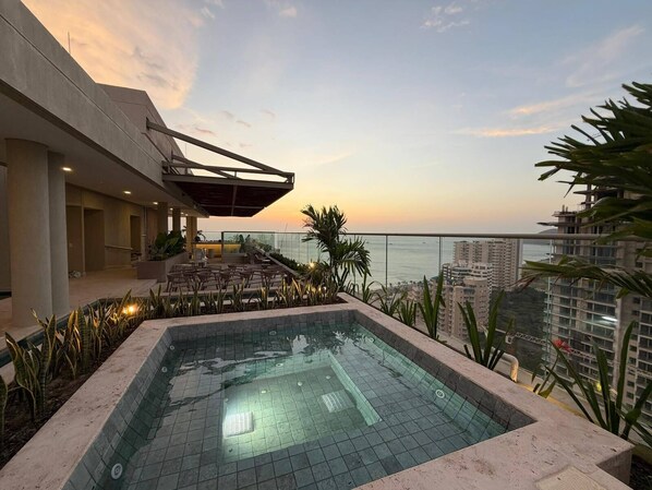 Pool - Luxury Apartment on Bello Horizonte Beach, Santa Marta (Santa Marta)