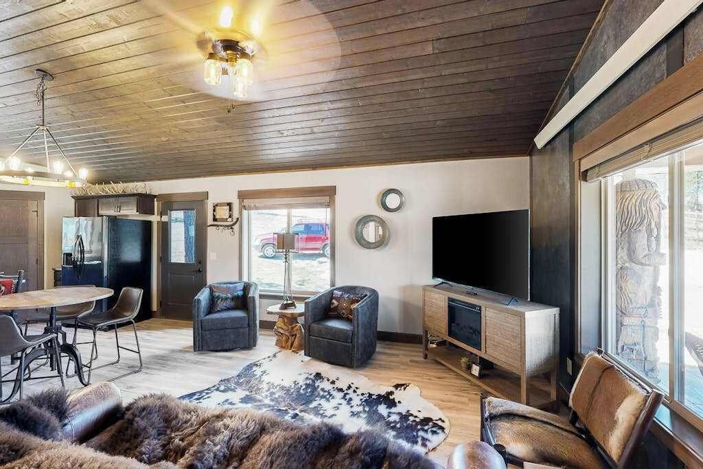 TV, fireplace, DVD player