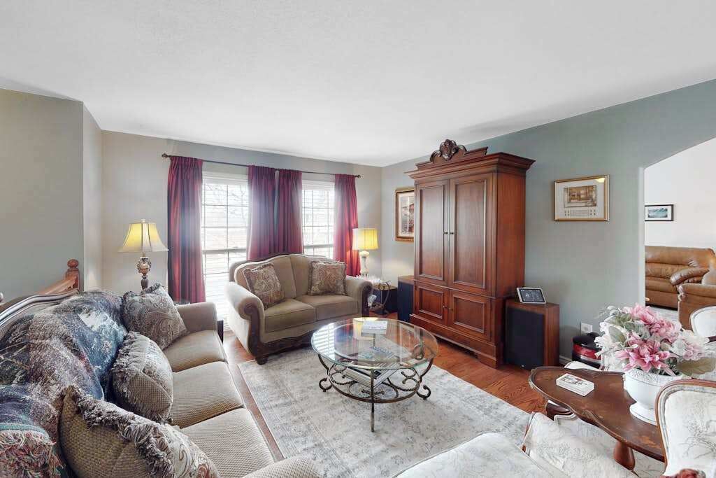 TV, fireplace, offices