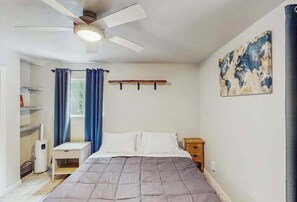 Room - The Lookout at Woodland Park - Dog-Friendly Mtn Home • Fenced Yard (Woodland Park)