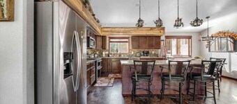 Whitegate Lodge - Secluded Home • Near Hiking