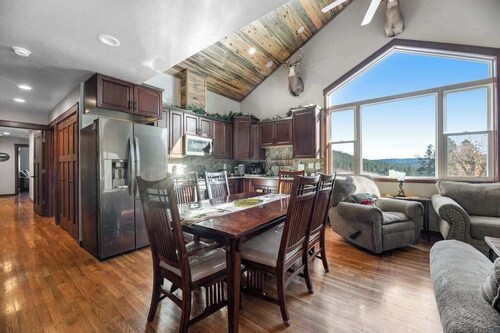 Secluded Home • Lofts Near Hiking