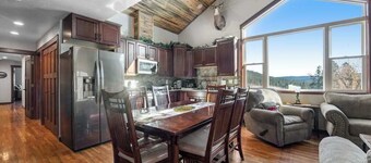 Secluded Home • Lofts Near Hiking