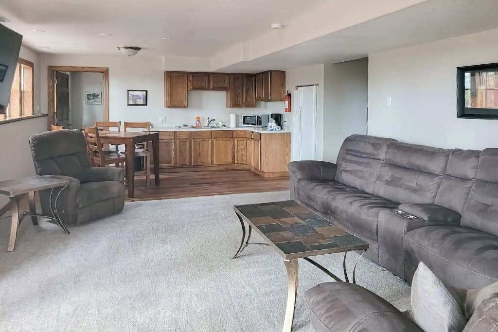 Tv, dvd-afspiller, kontorer