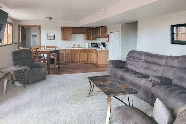 Tv, dvd-afspiller, kontorer