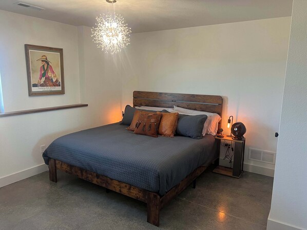 5 habitaciones, tabla de planchar con plancha, wifi y ropa de cama 