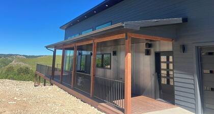 360° Views • Luxury Lodge Sleeps 20