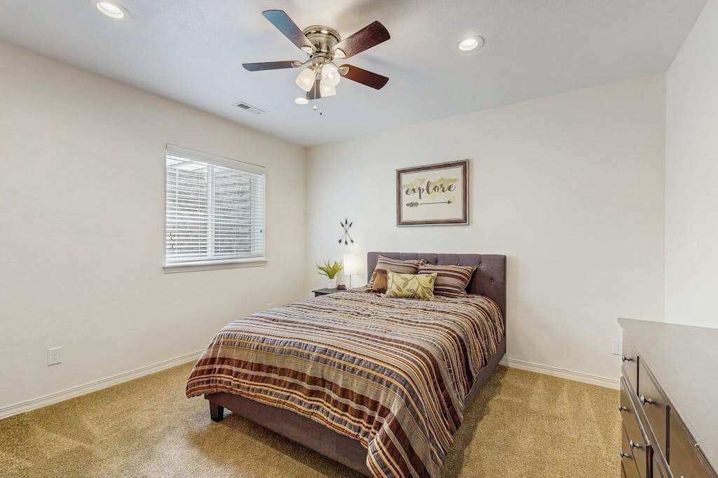 4 Schlafzimmer, Bügeleisen/Bügelbrett, WLAN, Bettwäsche