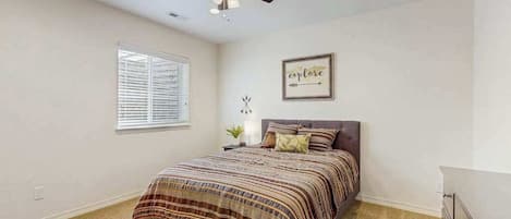 4 Schlafzimmer, Bügeleisen/Bügelbrett, WLAN, Bettwäsche