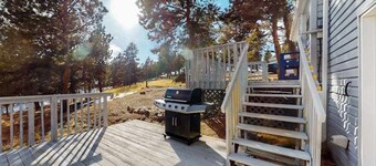 Friends & Family Base Camp - Dog-Friendly 3-Story Group Getaway