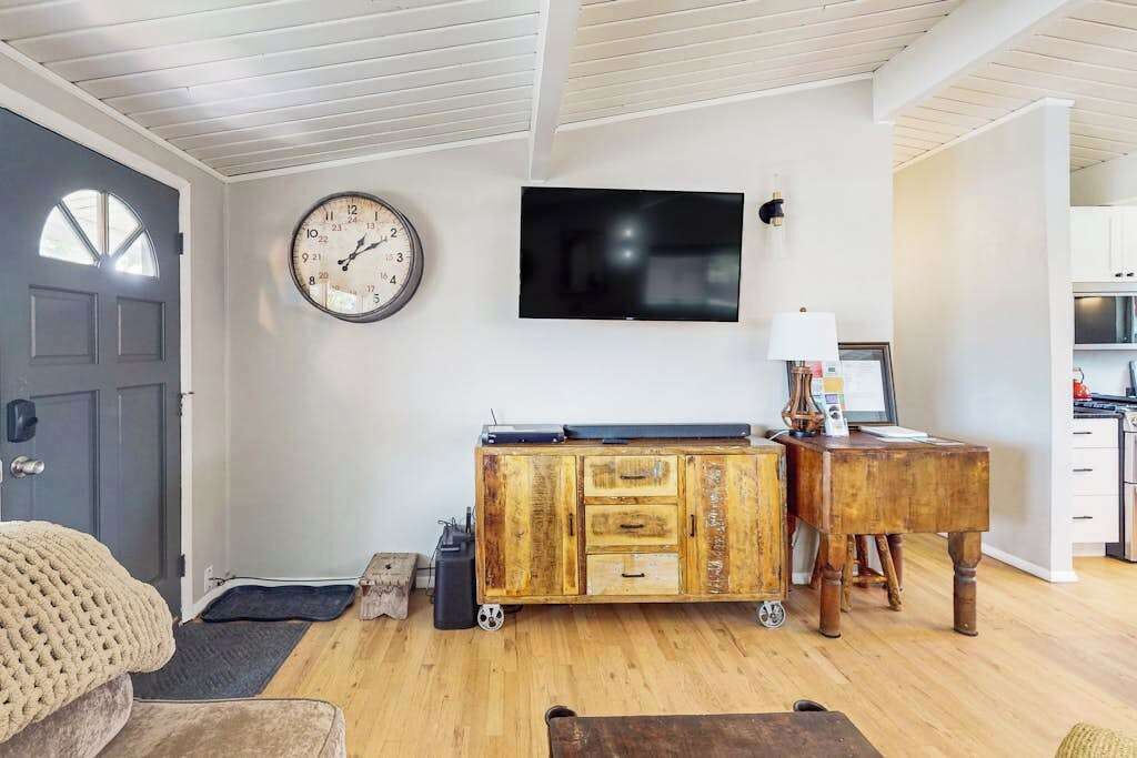 TV, offices