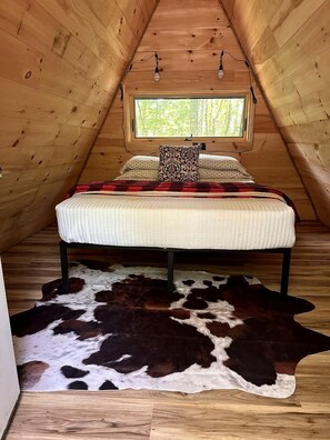 1 bedroom, bed sheets - Rustic A-Frame with Off-Grid Forest Retreat near White Mountain National Forest, Stoneham, Maine (Stoneham)
