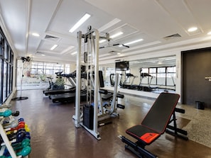 Suite Studio Confort, vue ville | Salle de remise en forme