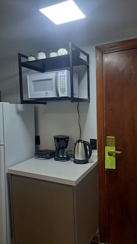Get a Flat 240 Bristol Brooklin