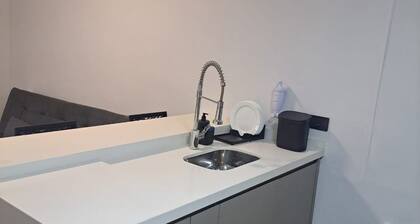 Get a Flat 240 Bristol Brooklin