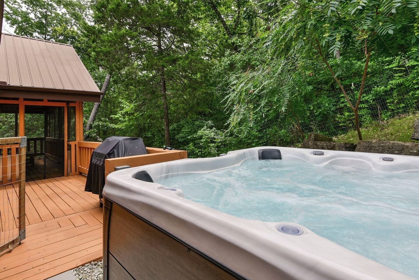 Outdoor spa tub