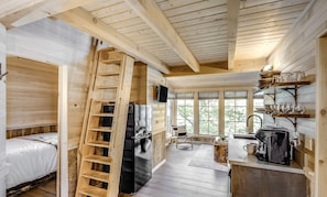 Unclassified image, 4 of 24, button - Incredible, Pet Friendly, Rustic Tree House in Gatlinburg, Tennessee (Gatlinburg)