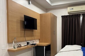 Deluxe Room, 1 Double Bed | WiFi (free), bed sheets - Adhunik Palace (Kendujhar)