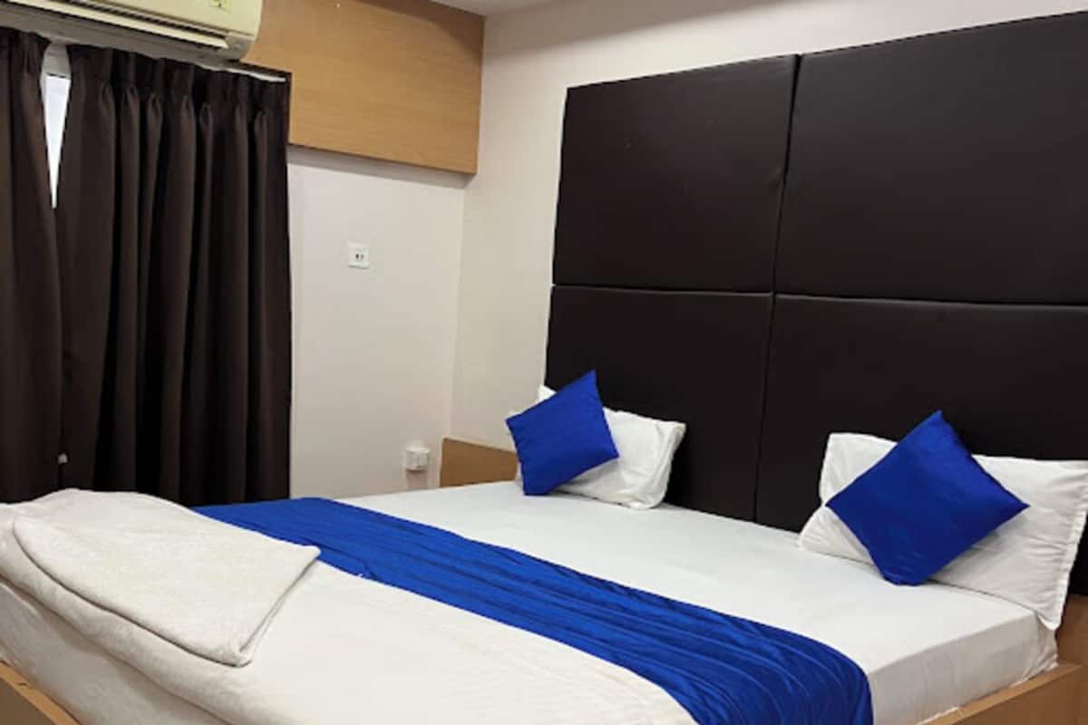 Deluxe Room, 1 Double Bed | WiFi (free), bed sheets