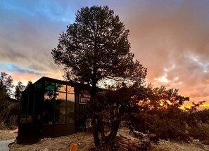 Exterior - Fantastic Tiny House Fully Equipped with Glass Ceiling in Orderville, Utah (Orderville)