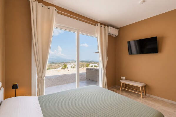 Iron/ironing board, free WiFi, bed sheets - Vrbo Property (Lixouri)