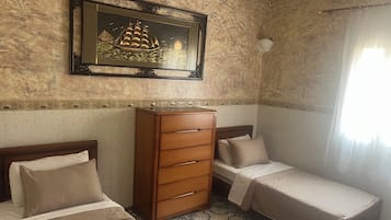 3 chambres, fer et planche à repasser, Wi-Fi gratuit, draps fournis