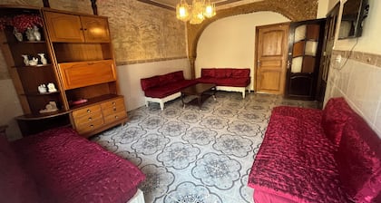 Apartment in Aïn El Turk – A 7-minute walk from the beach with a beautiful terrace