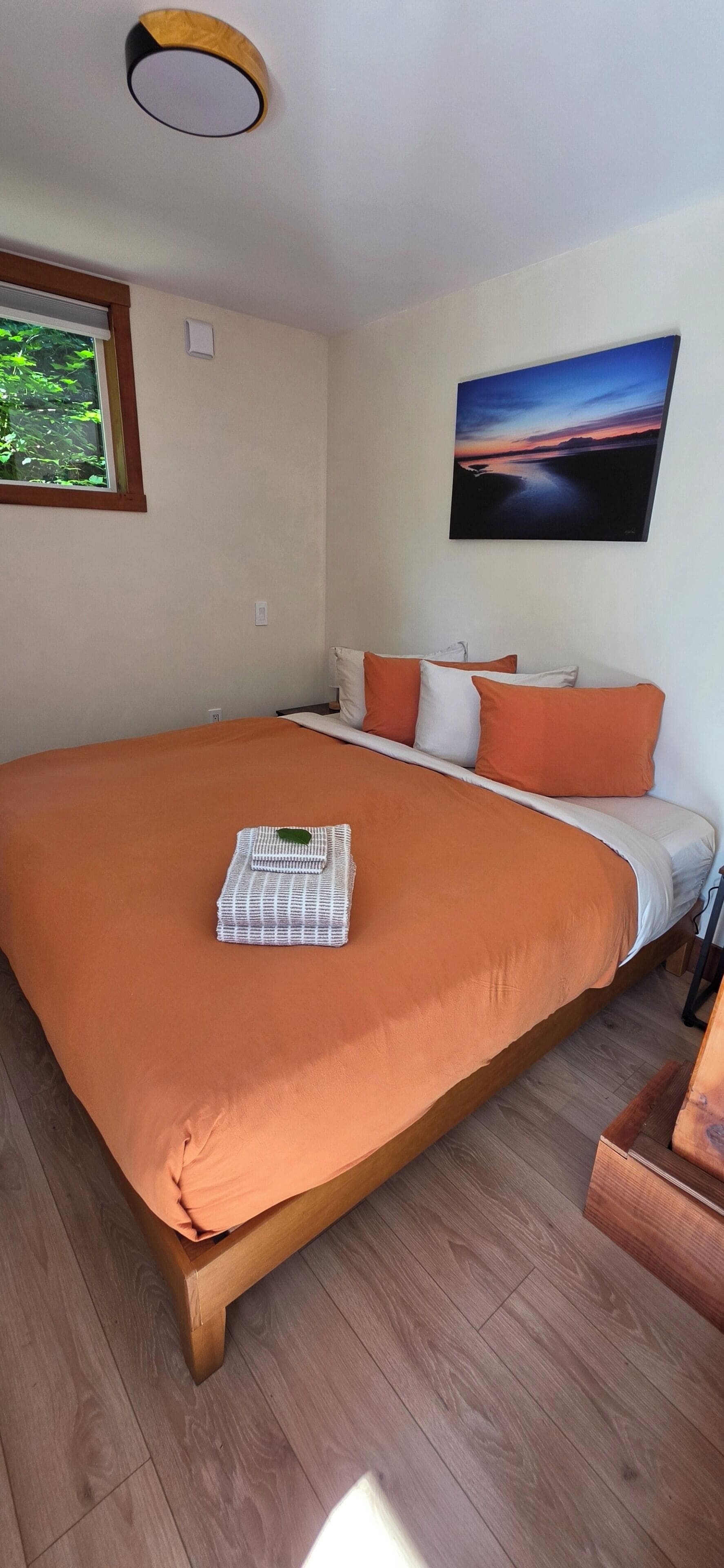 1 bedroom, internet, bed sheets